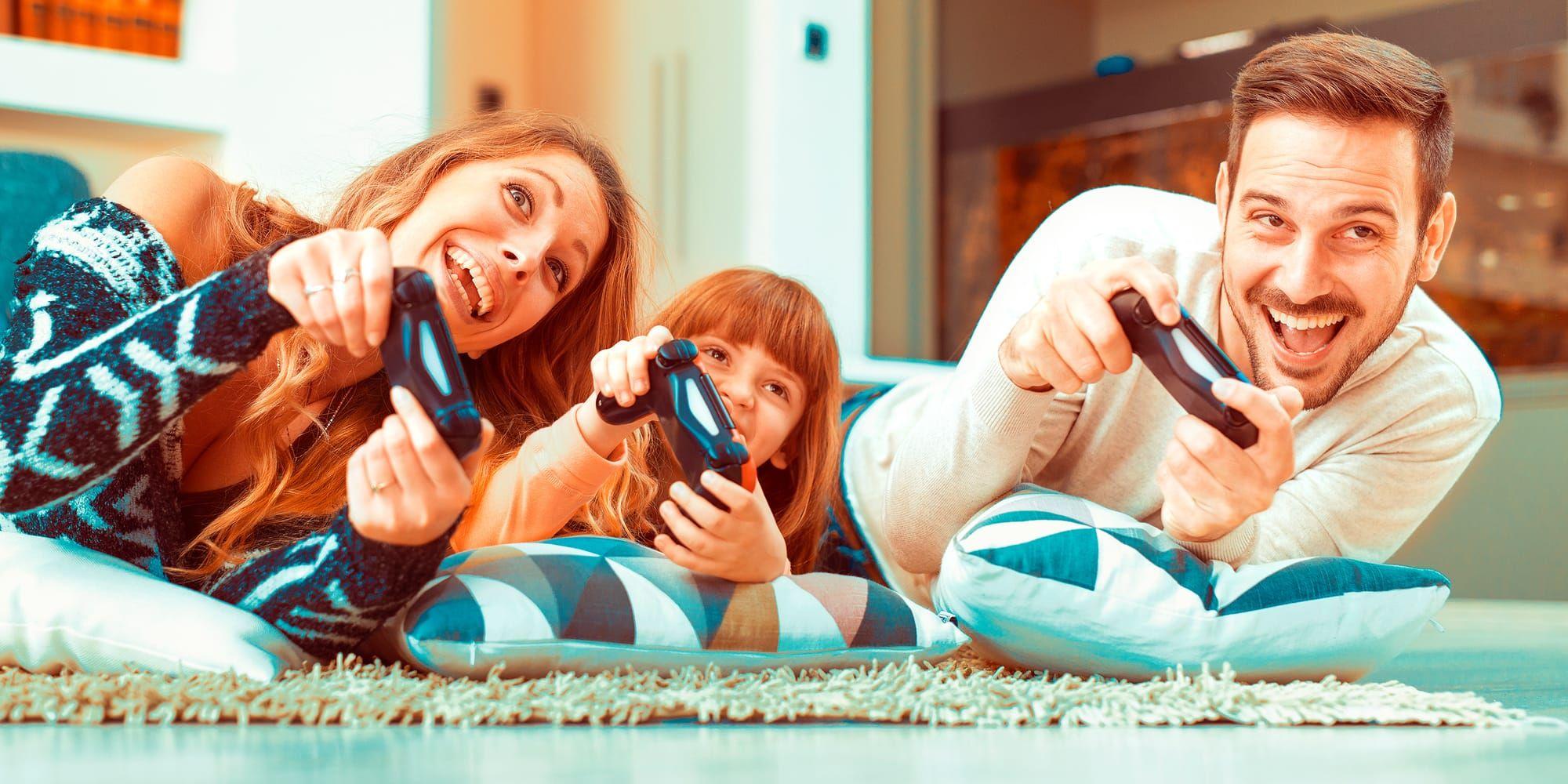 
    Våra hem förändras i takt med våra vanor. Vardagsrum där allt handlar om tv-tittande är förmodligen ett minne blott. Umgänge och tv-spelande tar större plats. Foto: Shutterstock.com
   