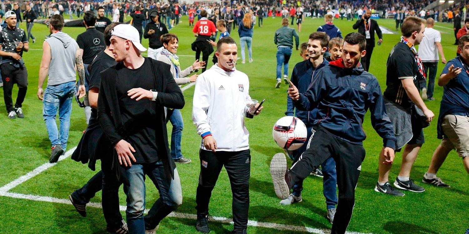 Lyon och Besiktas straffas för supporterbråken i förra veckan.