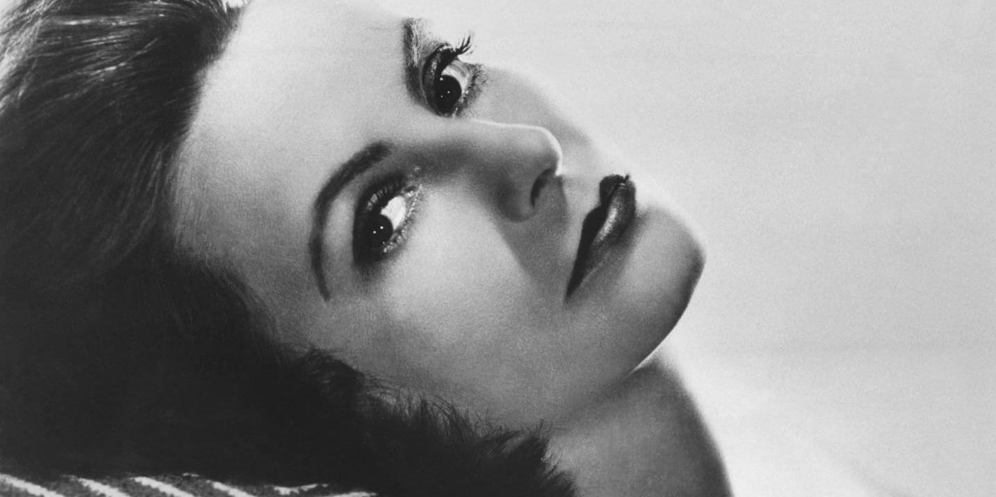 "Jag är nästan alltid ensam", skrev Greta Garbo i ett av breven som nu säljs via Sotheby's. Arkivbild.