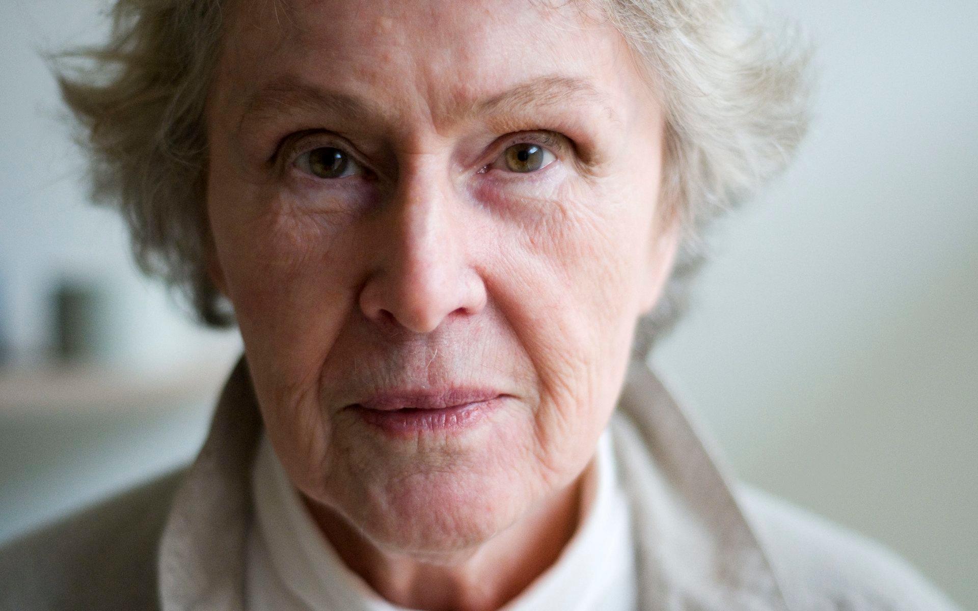 Formgivaren och keramikern Signe Persson-Melin har avlidit. Arkivbild.