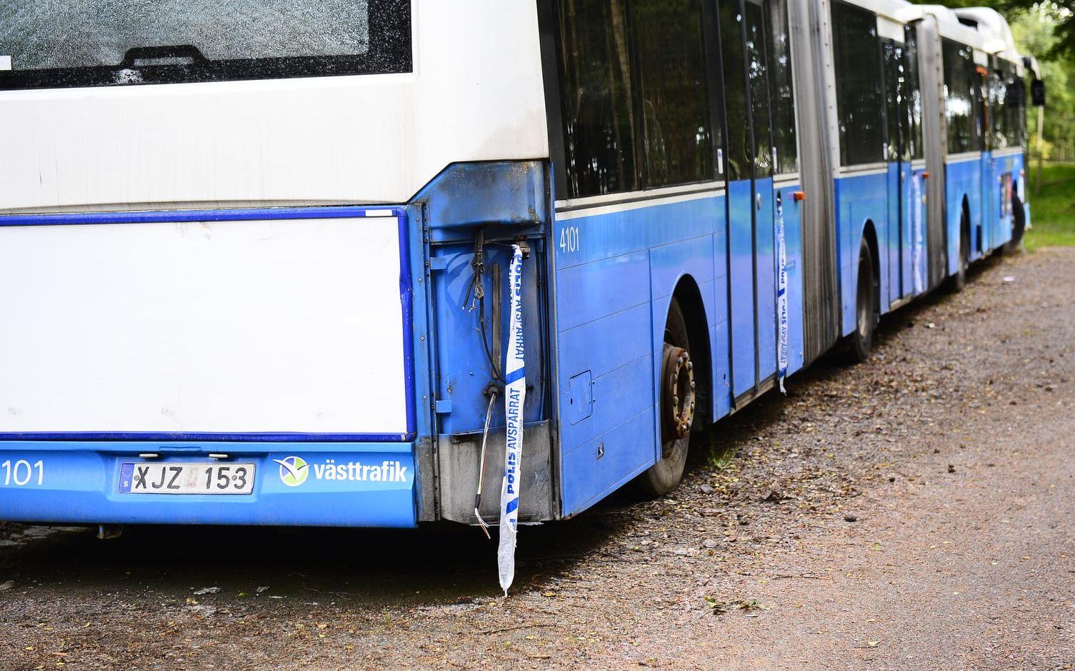 Bussen står i närheten av Delsjön och används av polisen för övning. Bild: Tobias Kjellberg