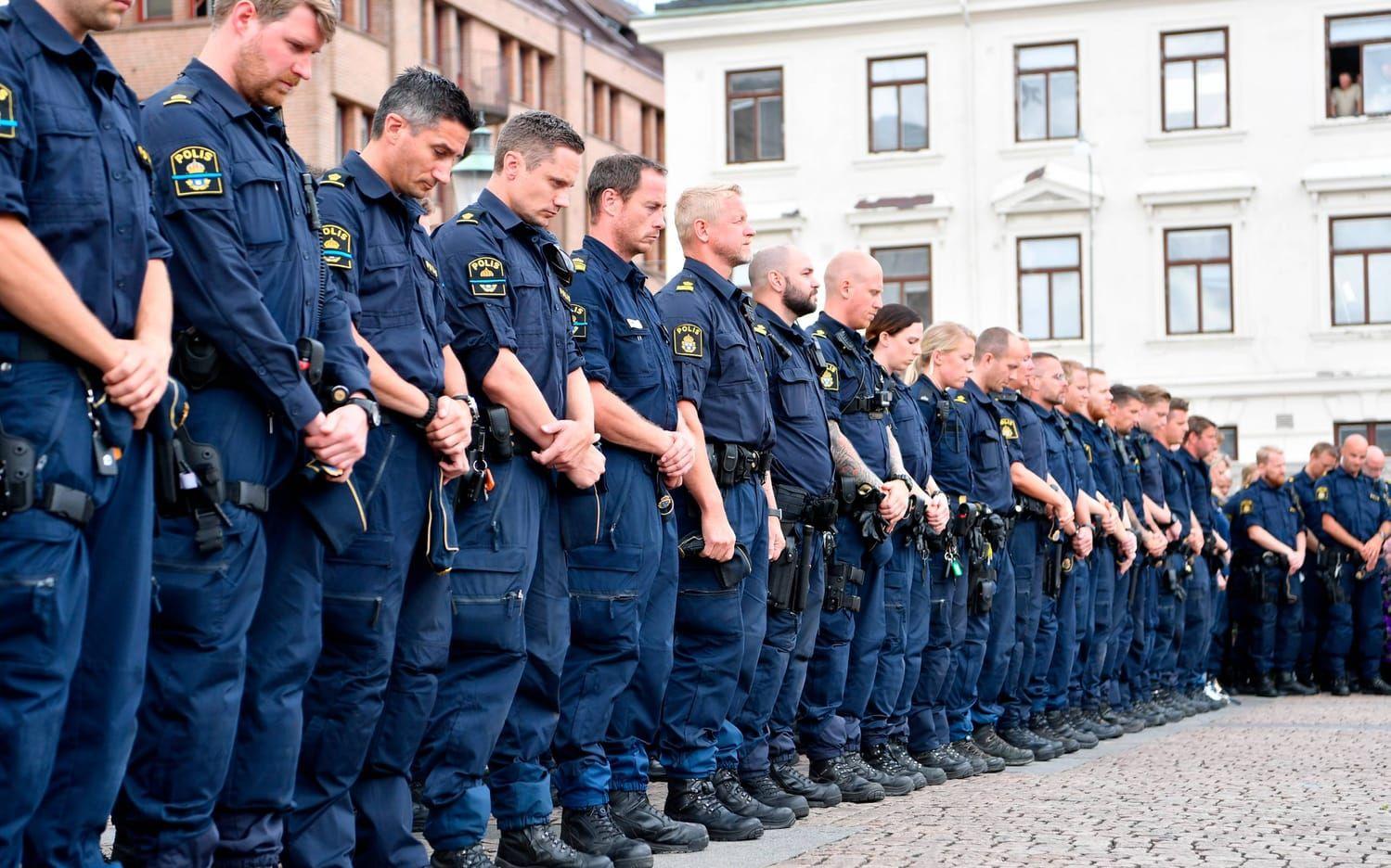 "Vi påminns om att arbetet som polis stundtals är farligt och utsatt och att arbetet för att minimera riskerna ständigt måste stå i fokus", skriver Anders Börjesson, polischef för Polisen i Göteborg City. Bild: Robin Aron