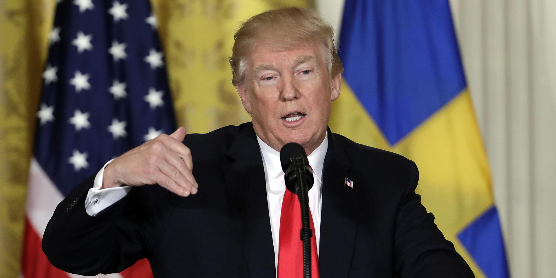 Donald Trump sa i ett utspel med riktning Sverige att USA hade haft två miljoner döda om man följt samma strategi. 