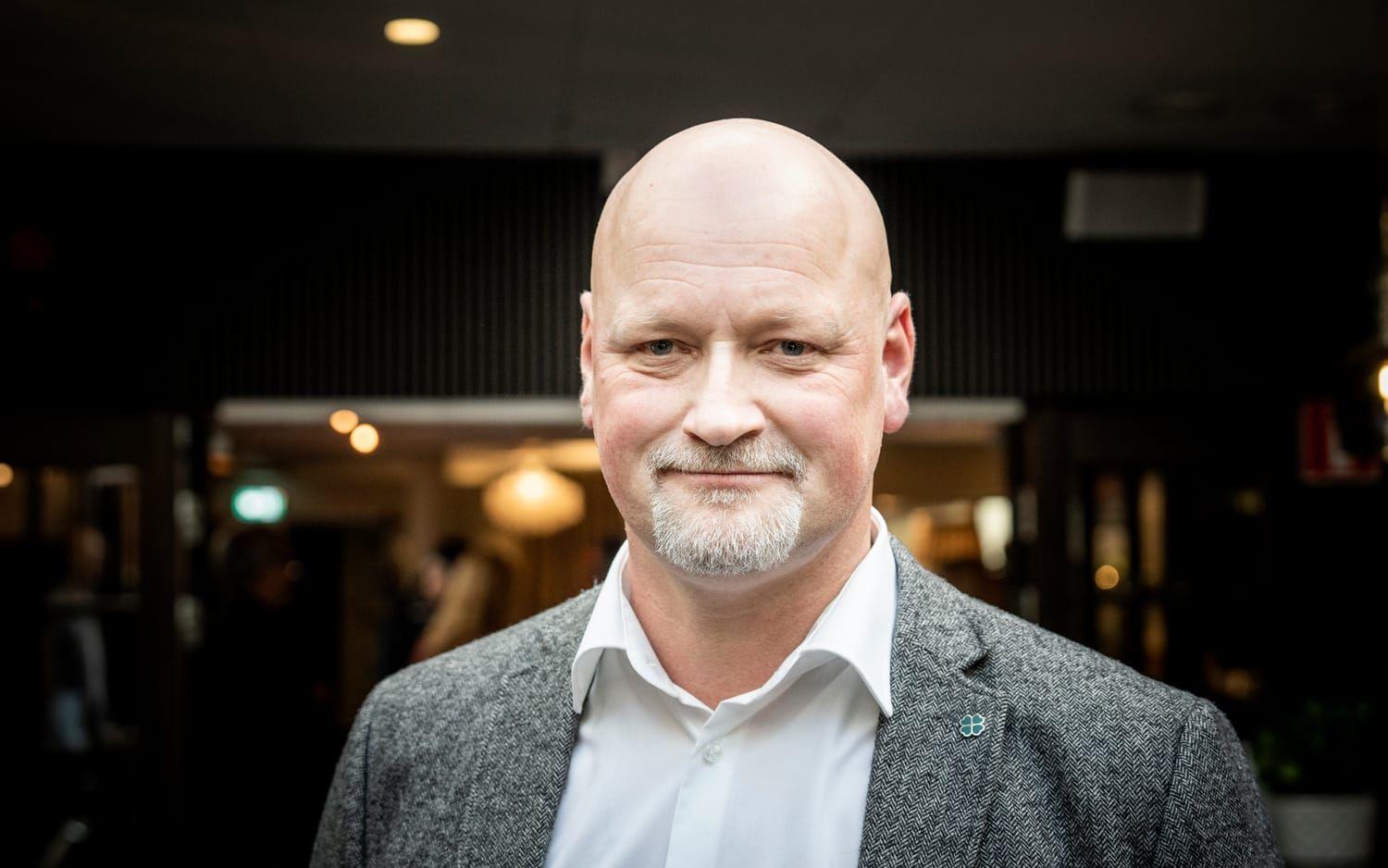 Daniel Bäckström är gruppledare för Centerpartiet i riksdagen och landsbygdspolitisk talesperson. Han har tidigare varit kommunstyrelsens ordförande i Säffle.