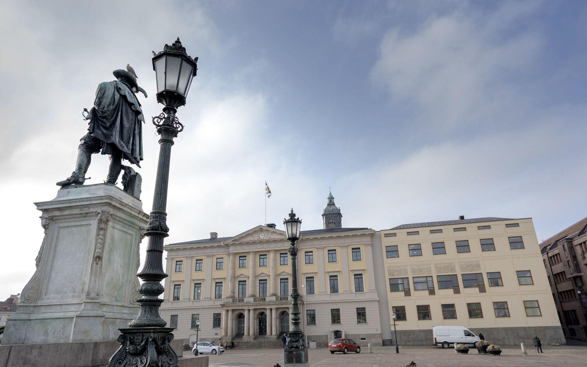 På torsdag ska kommunfullmäktige utse kommunstyrelse, vilket närmast kan efterliknas Göteborgs motsvarighet till regering. 