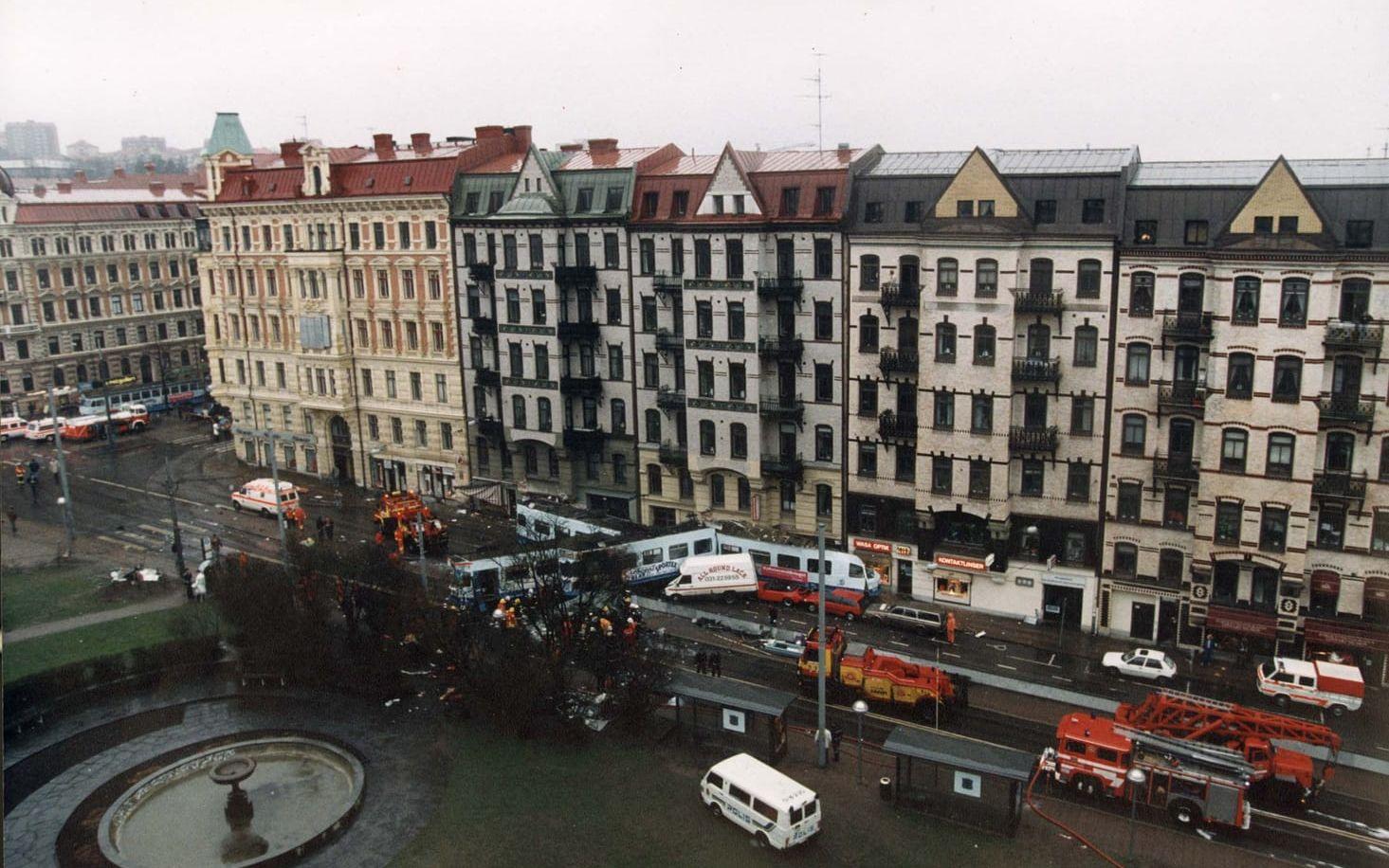 Tretton personer dog efter spårvagnskraschen vid Vasaplatsen den 12 mars 1992. 