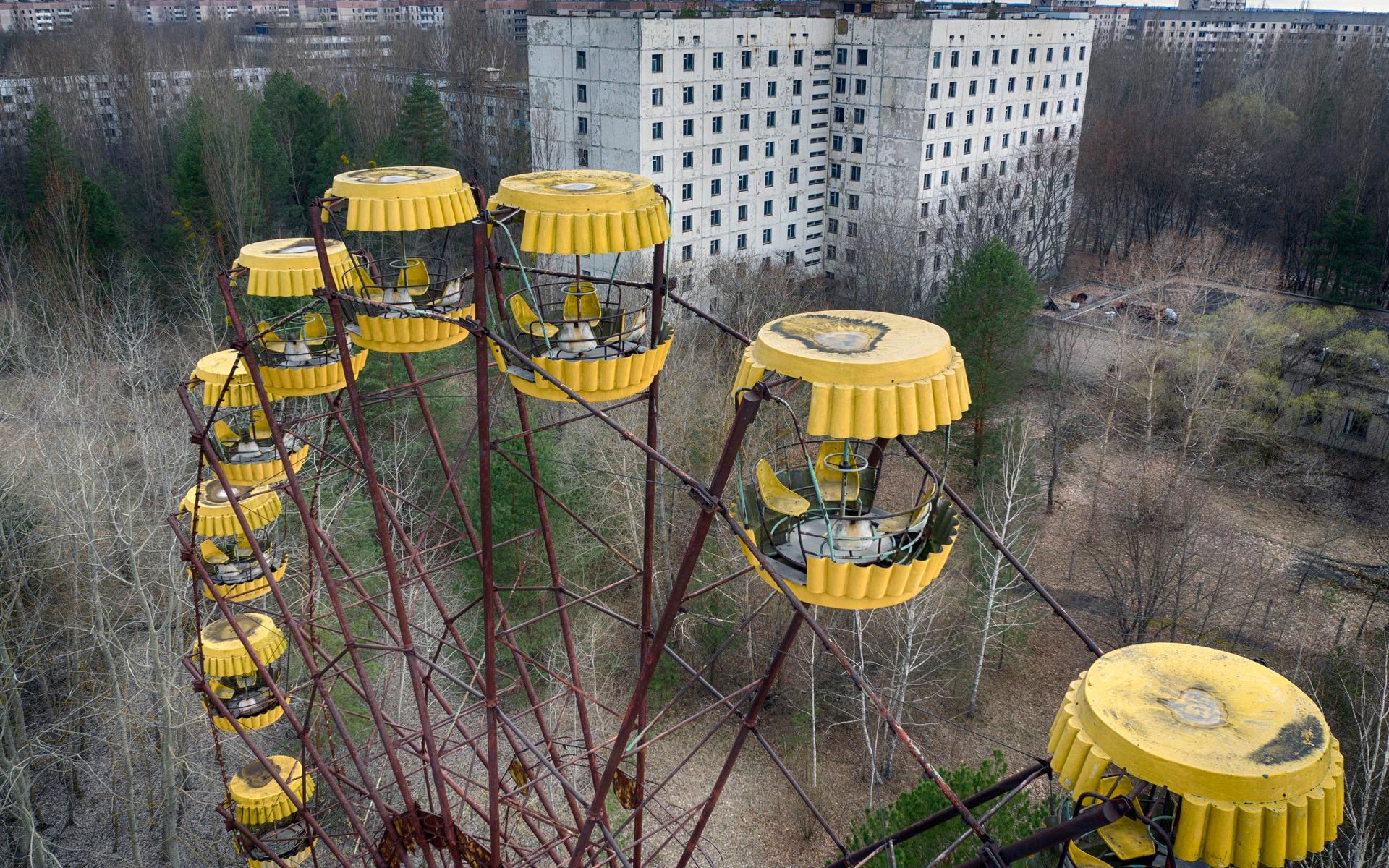 1986 upptäcktes härdsmältan genom att man registrerade radioaktivitet på en anställds skor. Nu är området kring Tjernobyl förbruden zon.