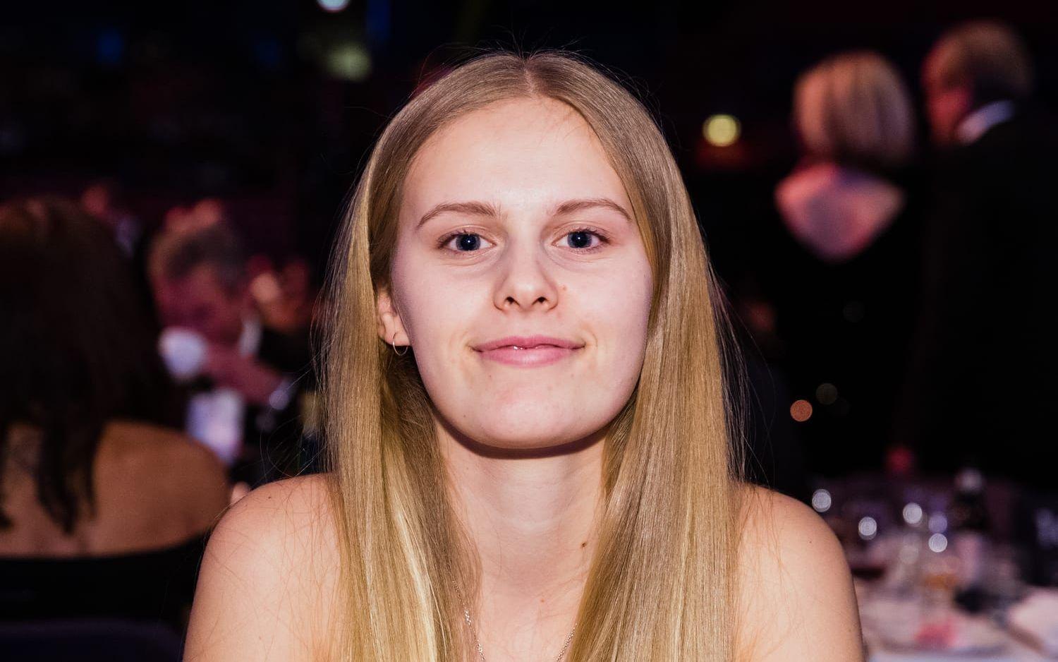 Sveriges yngsta vinterolympier någonsin, Jennie-Lee Burmansson, slutar endast 20 år gammal.