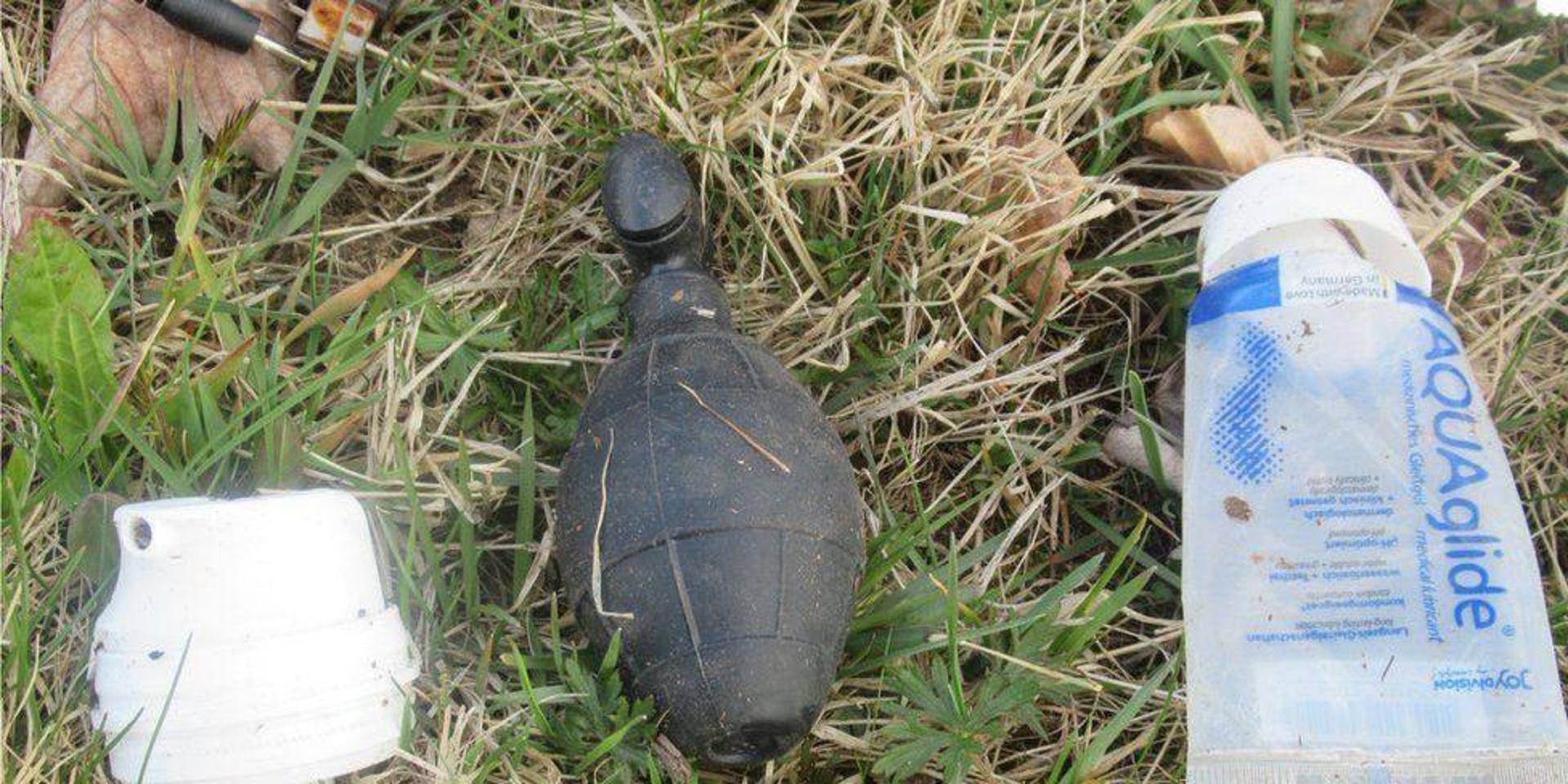 Det granatliknande föremålet påträffades av en kvinnlig joggare i en skogsparti utanför den tyska staden Passau.