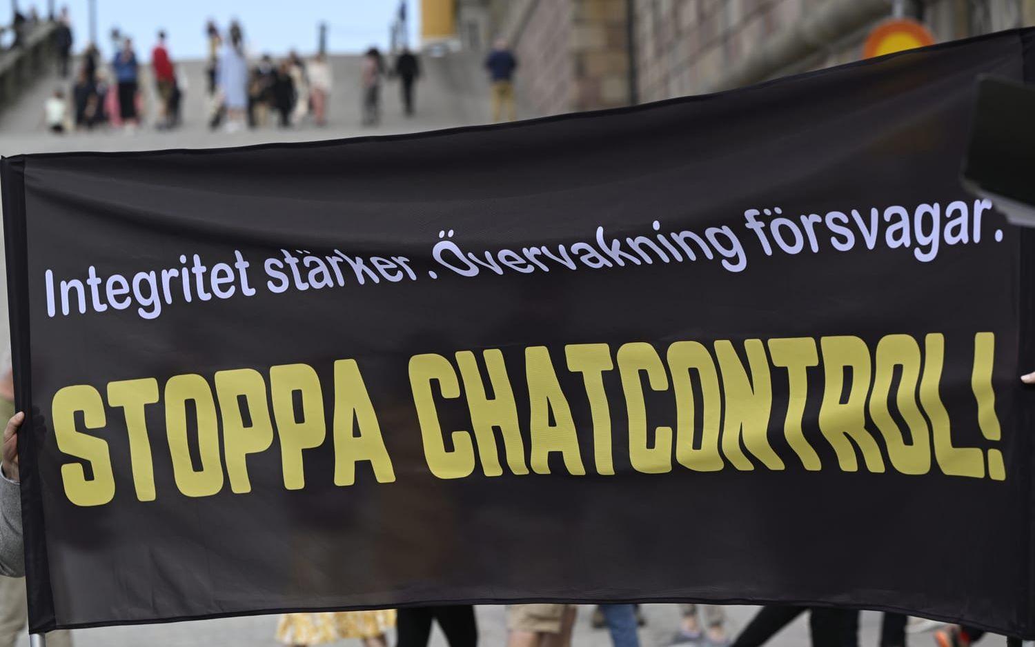 Demonstration i Stockholm i fjol mot EU-kommissionens förslag om hur barnövergrepp på nätet ska bekämpas. Arkivbild.