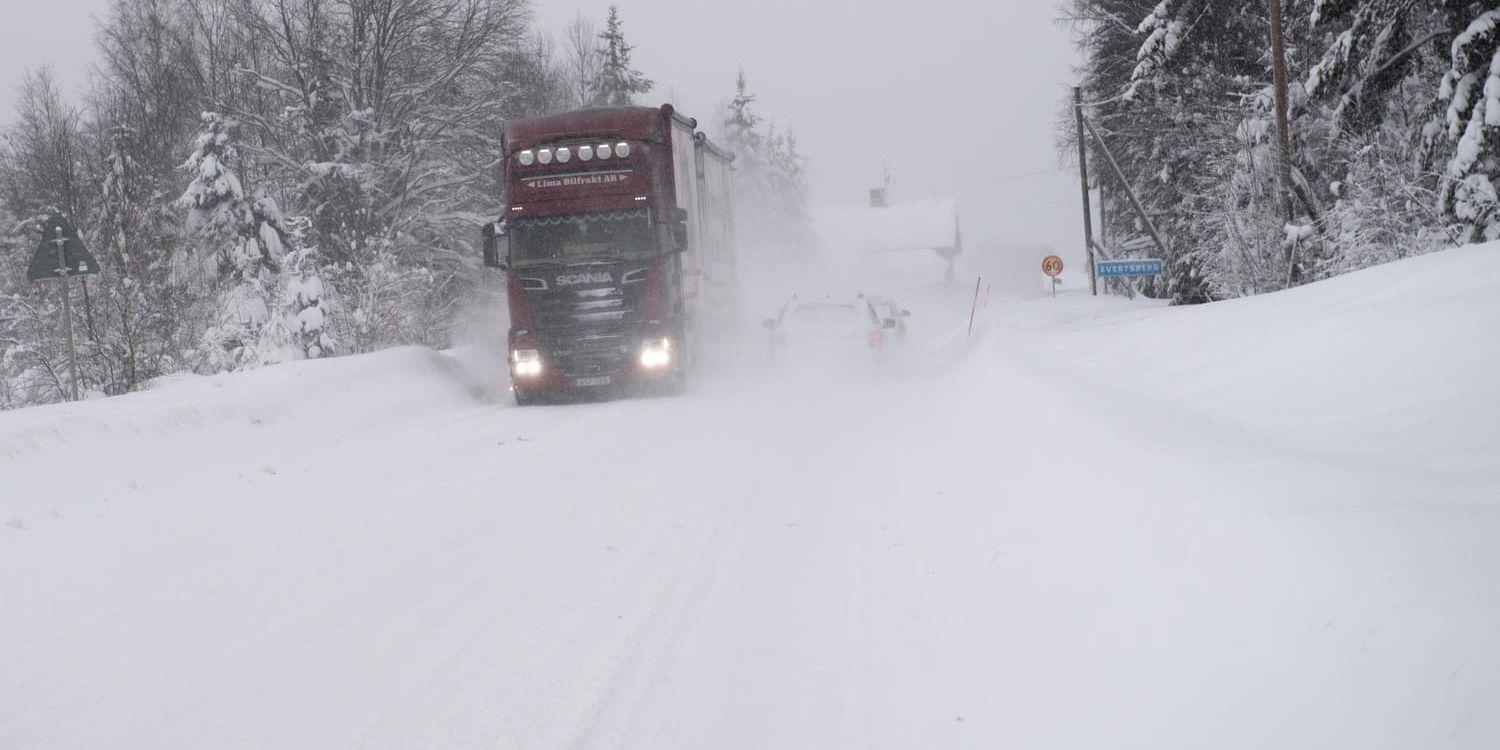 Snöandet väntas fortsätta i vissa delar av Norrland under dagen. Arkivbild.