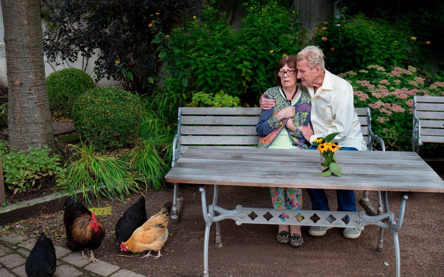 Agne Wahlgren tog hand om sin Sonja hemma i tre tunga år innan hon fick komma till Änggårdsbackens demensboende. "Det här är paradiset", säger han. Bild:Lisa Thanner