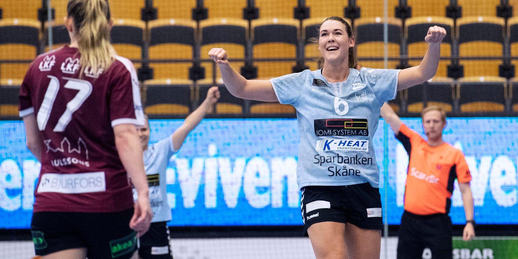 Mikaela Mässing jublar när det står klart att hennes H65 Höör får spela SM-final igen.