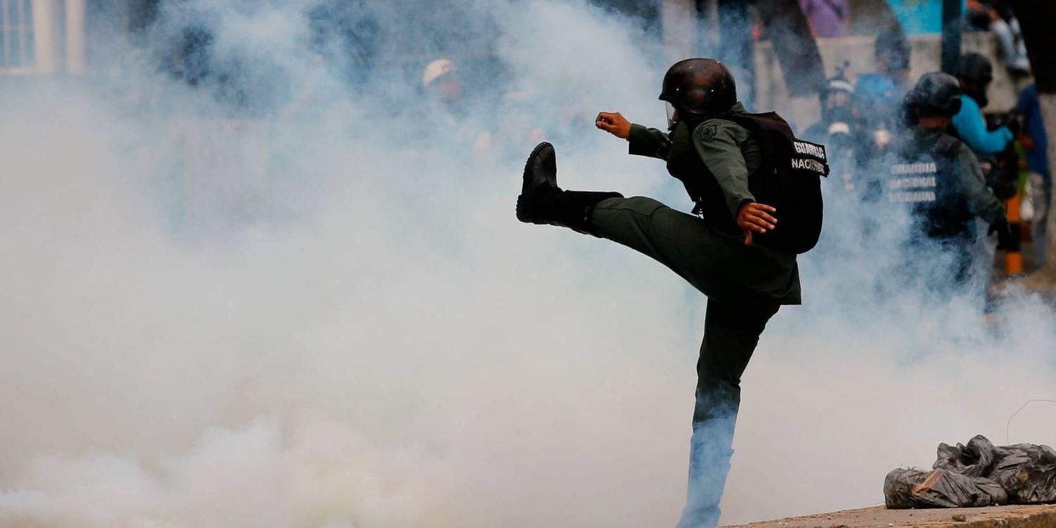 Nya våldsamma protester i Caracas på lördagen.