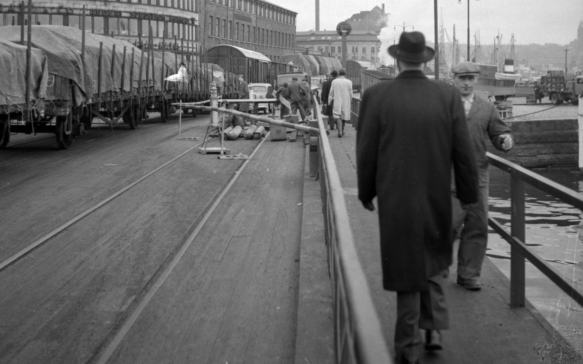 Vy mot Skeppsbron 1952. 