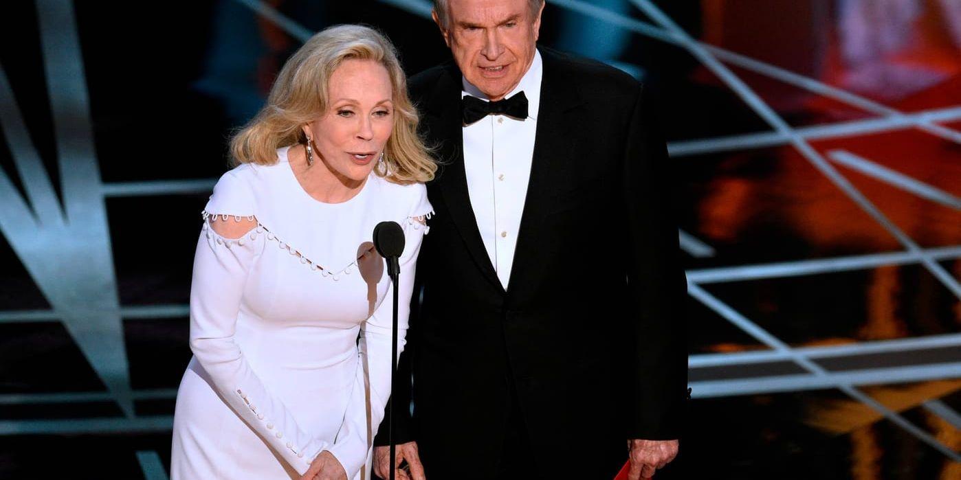 Faye Dunaway och Warren Beatty på Oscarsgalan. Arkivbild.