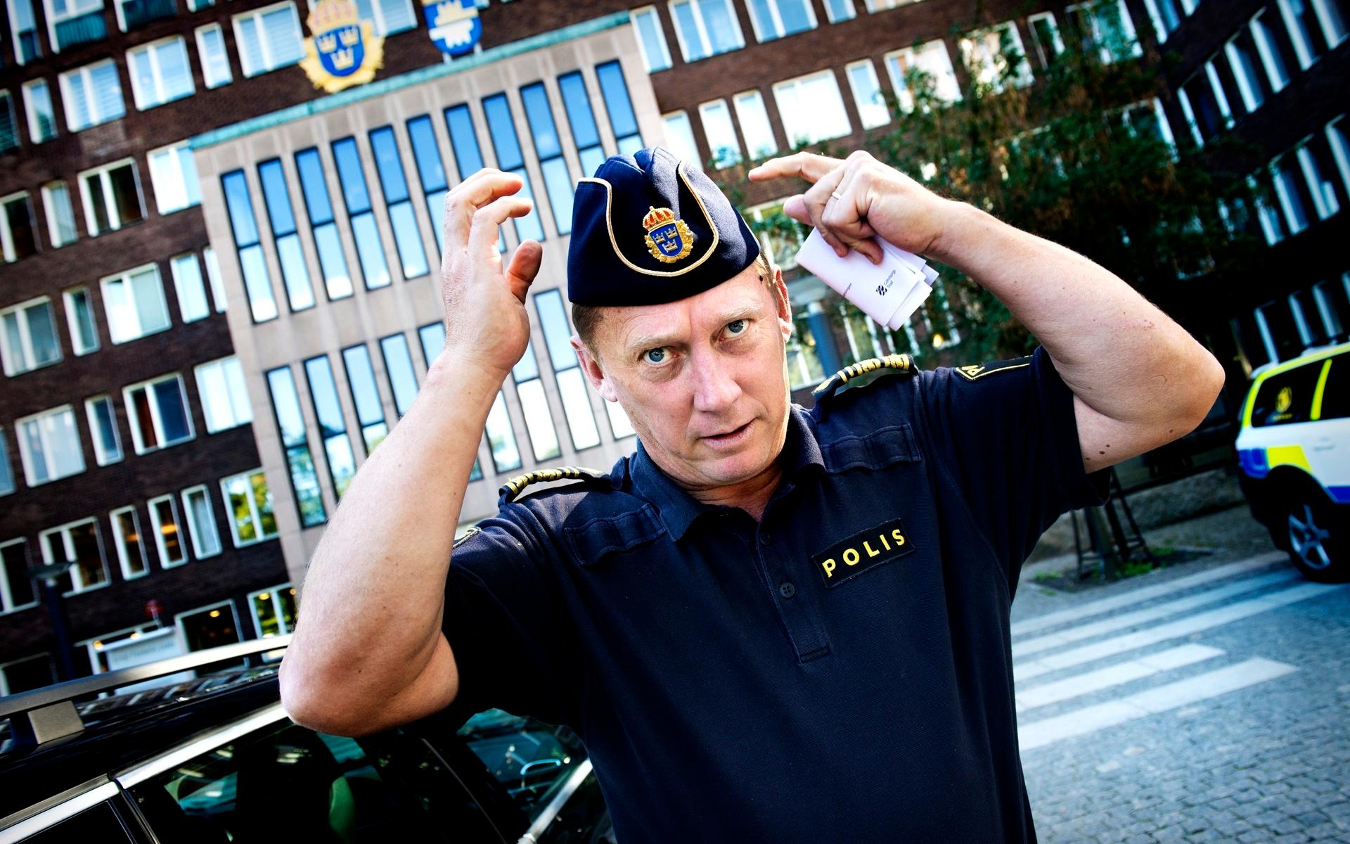 Innan Friberg gick över till Säpo arbetade han inom polisen.
