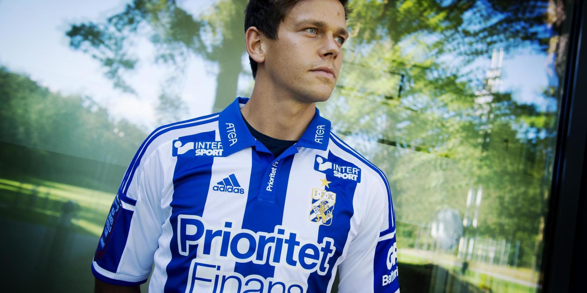 Mads Albaek i IFK-Göteborg-tröjan.
