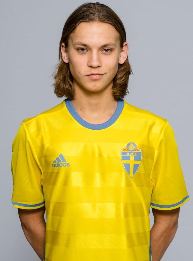 Noah Alexandersson spelar i landslaget för pojkar födda 2001. Bild: Bildbyrån.
