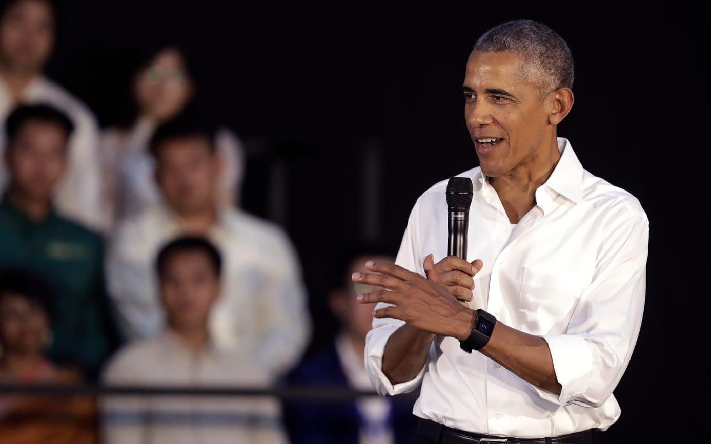 I valen 2008 och 2012 stöttade Starbucks vd:n Barack Obama.