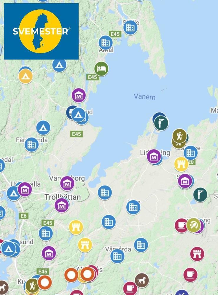 Så här ser kartan i appen Svemester ut. Runt om i landet har Johan Wideskott lagt in olika sevärdheter eller aktiviteter som han tycker är spännande, eller som folk tipsat honom om att upptäcka.