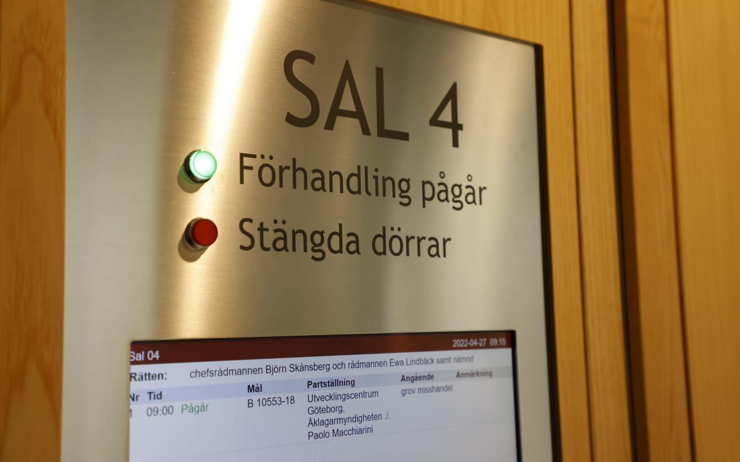 Förhandlingen mot kirurgen Paolo Macchiarini hålls under tretton dagar i Solna tingsrätt.