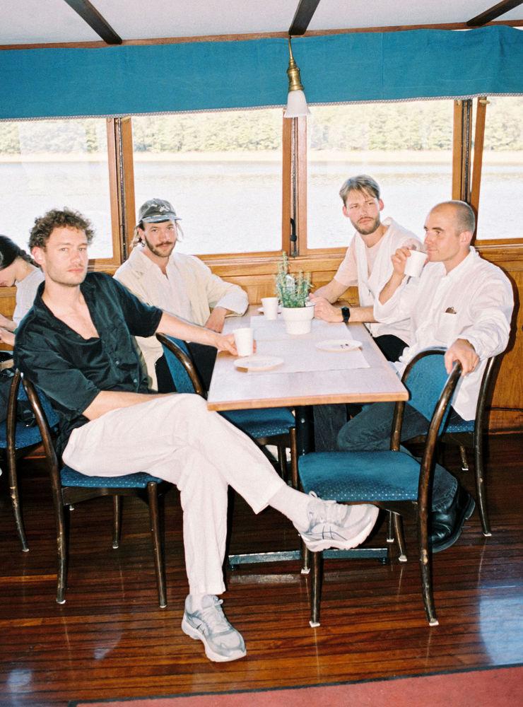 Den kreativa kvartetten bakom modemärket L&apos;Homme Rouge består av John-Ruben Holtback, Jonatan Härngren, Carl-Johan Holtback och Axel Trägårdh
