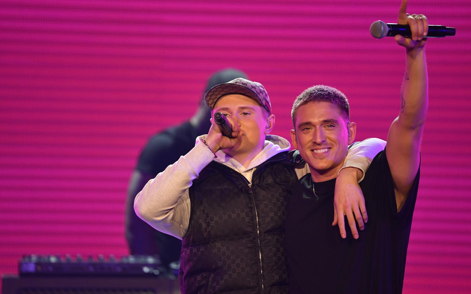 Danny Saucedo, Einár och DJ Black Moose när de uppträdde inför en fredagsfinal av TV4:s Idol.