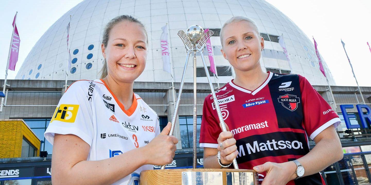 Iksus Amanda Delgado Johansson, till vänster, vill rycka SM-trofén ur händerna på Kais Moras Anna Wijk.