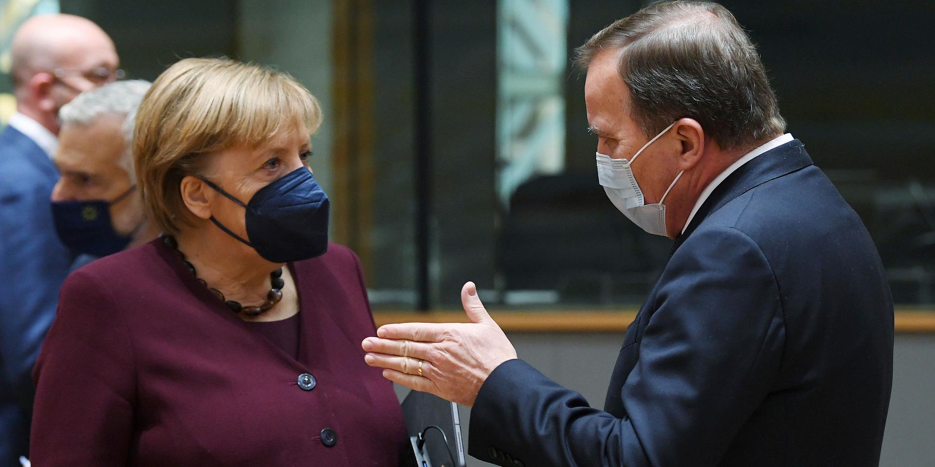 Två veteraner som slutar: Tysklands Angela Merkel och Sveriges Stefan Löfven. De lämnar ett EU med stora inneboende spänningar med många olösta frågor i en tid då unionens grundvalar och den europeiska rättsordningen utmanas.