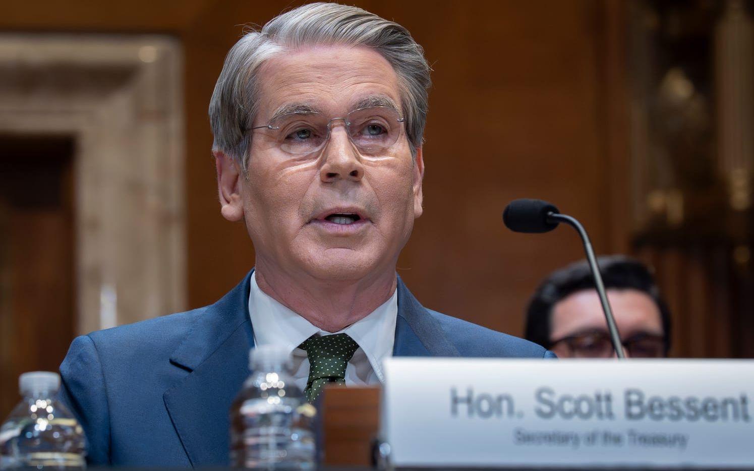 USA:s finansminister Scott Bessent säger på fredagen att hans departement "kommer att fortsätta att strama åt det nätverk av fartyg, mellanhänder och köpare som Iran är beroende av". Bild från i onsdags.