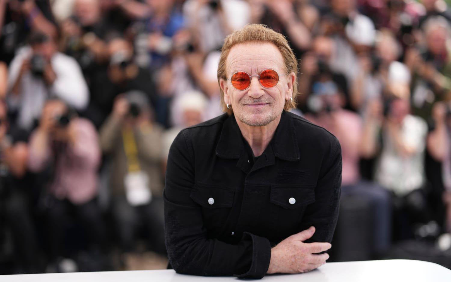 Bono är i Cannes för att göra reklam för sin självbiografiska film 'Bono: Stories of surrender'.