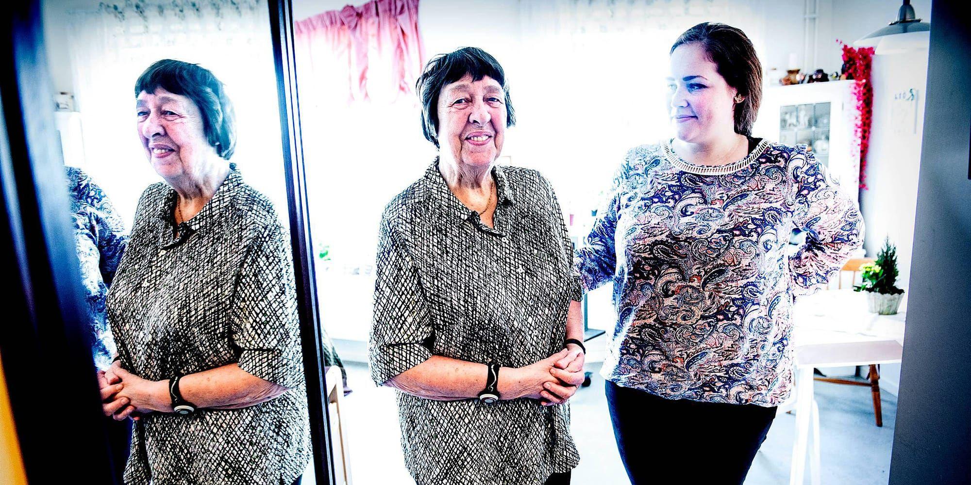 Rätten till omsorg. 83-åriga Ajna Andersson, här med barnbarnet Catrine Lazarevic, 28, vann mot stadsdelen. Socialtjänsten tvingade henne att bo kvar hemma trots att hon var ensam och otrygg.