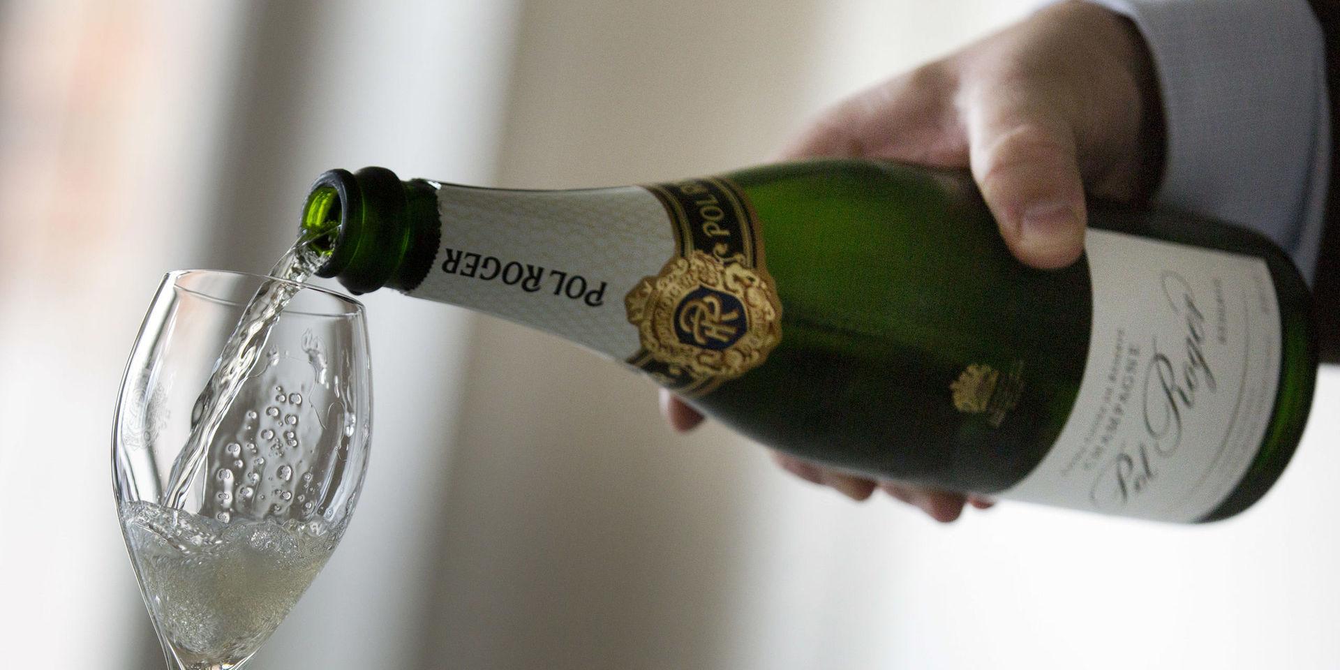En flaska champagne kan komma att bli betydligt dyrare i USA framöver. Arkivbild. 