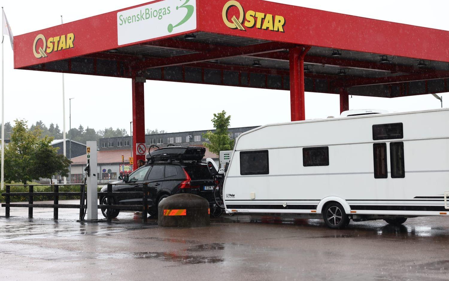 Kan bli ett dyrt ekipage att tanka i sommar. Arkivbild.