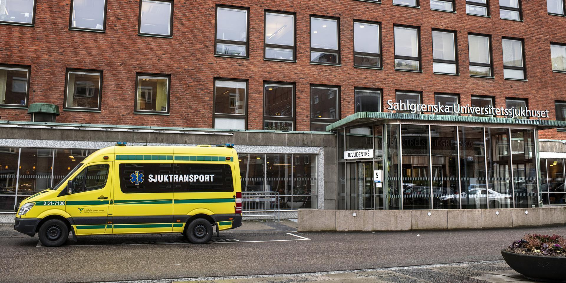 400 tjänster ska bort på Sahlgrenska universitetssjukhuset nästa år, det beslutade sjukhusets styrelse under tisdagen. 