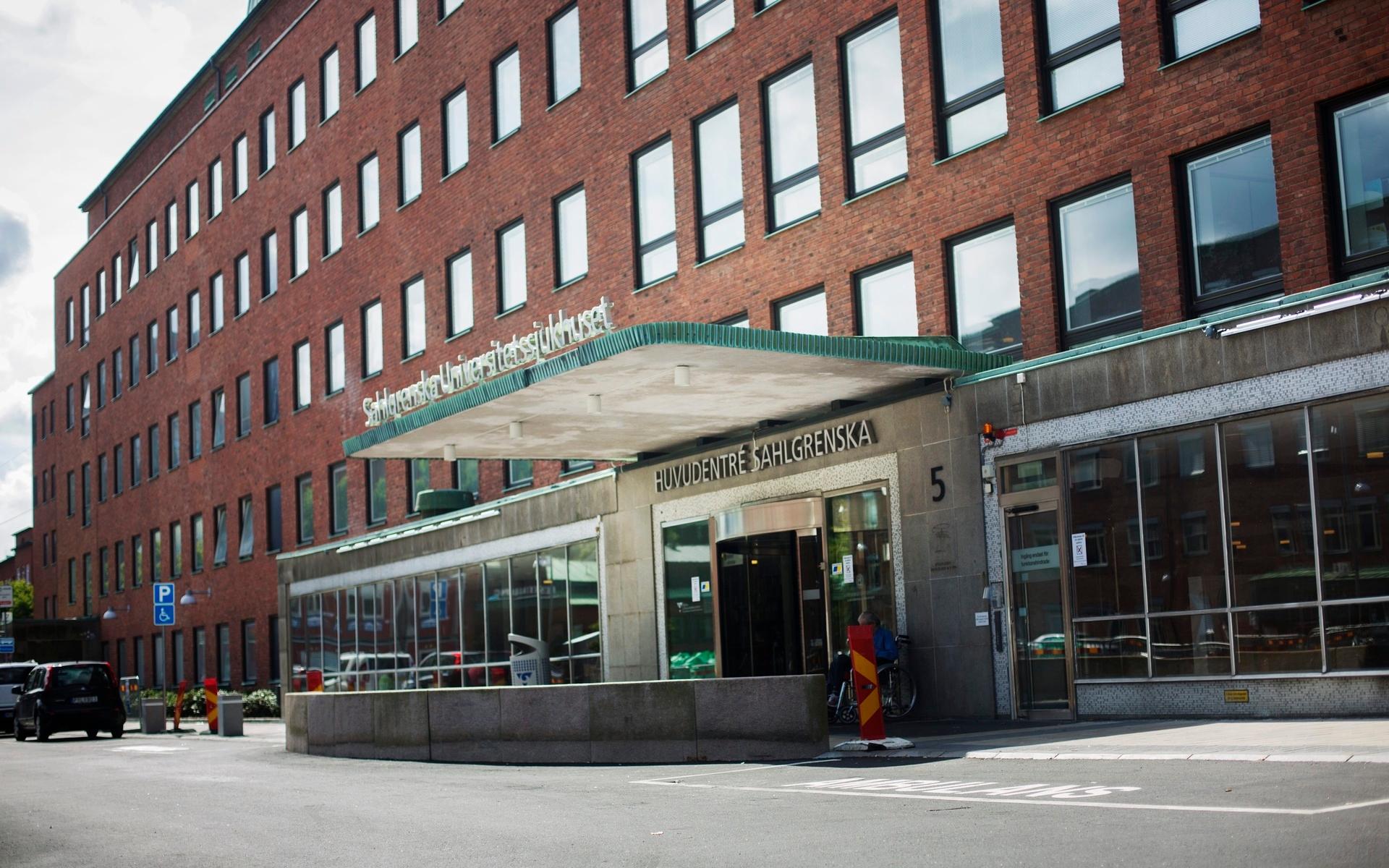 Trots att antalet covidpatienter minskat drastiskt är trycket på sjukvården ovanligt högt i Västra Götaland.