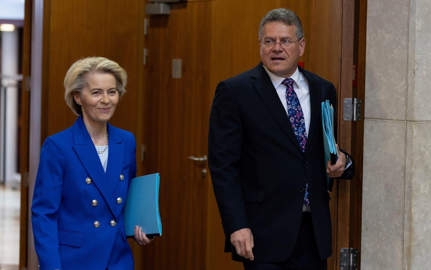 EU-kommissionens ordförande Ursula von der Leyen och handelskommissionär Maros Sefcovic. Arkivbild.