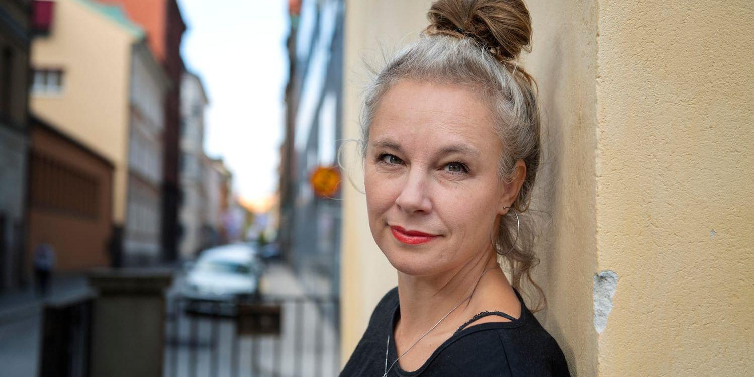 Sara Stridsberg får Sveriges Radios romanpris för "Kärlekens Antarktis". På frågan vad hon skriver på nu säger hon: "Jag skriver alltid, men planlöst ännu. I augusti kommer en barnbok, 'Dyksommar', som Sara Lundberg illustrerar. Och en pjäs till våren, 'Sårad ängel'."