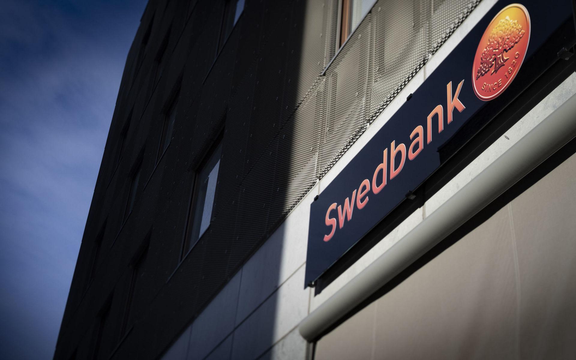 Swedbank har efter flera analyser kommit fram till att sannolikheten för att nå framgång i en skadeståndsprocess är för låg, därför togs beslutet att avstå. 