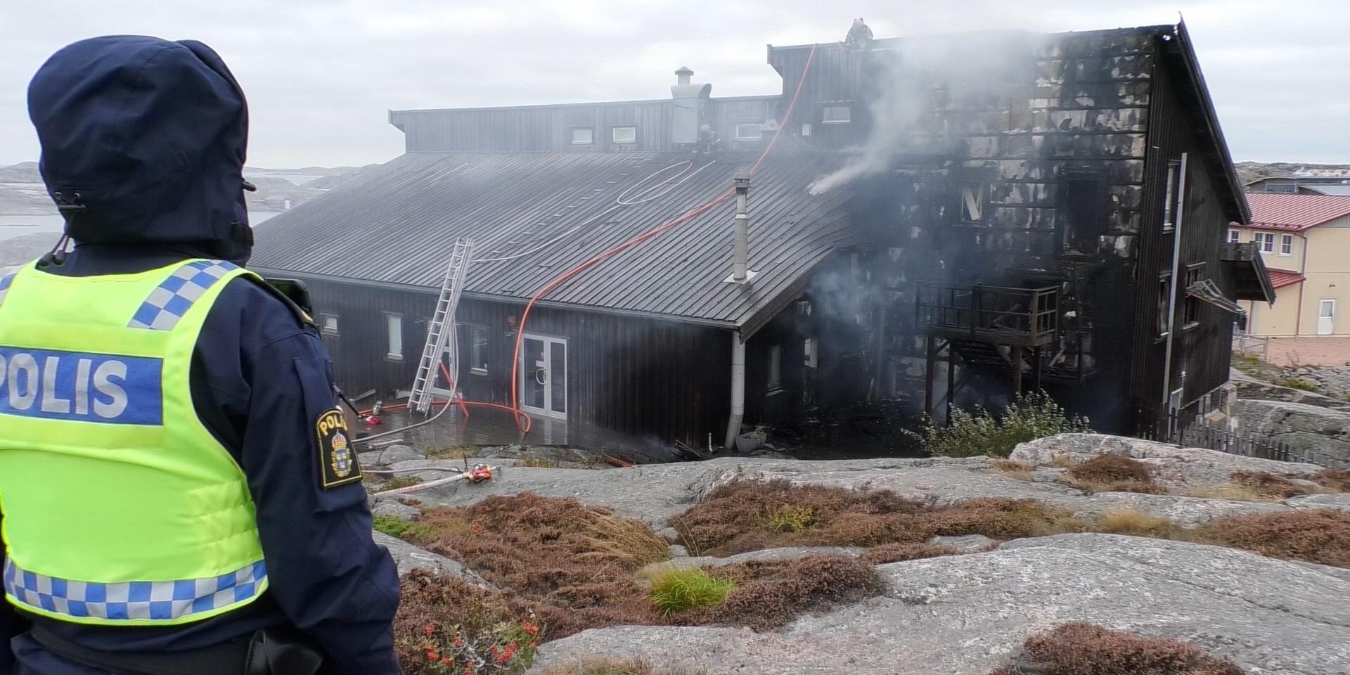 En brand bröt ut i en kyrka i Skärhamn på Tjörn under fredagen.