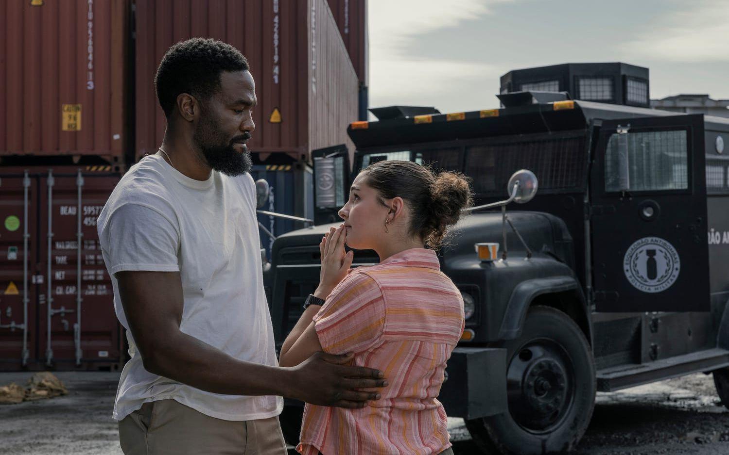 Yahya Abdul-Mateen II och Billie Boullet i "Man on fire".