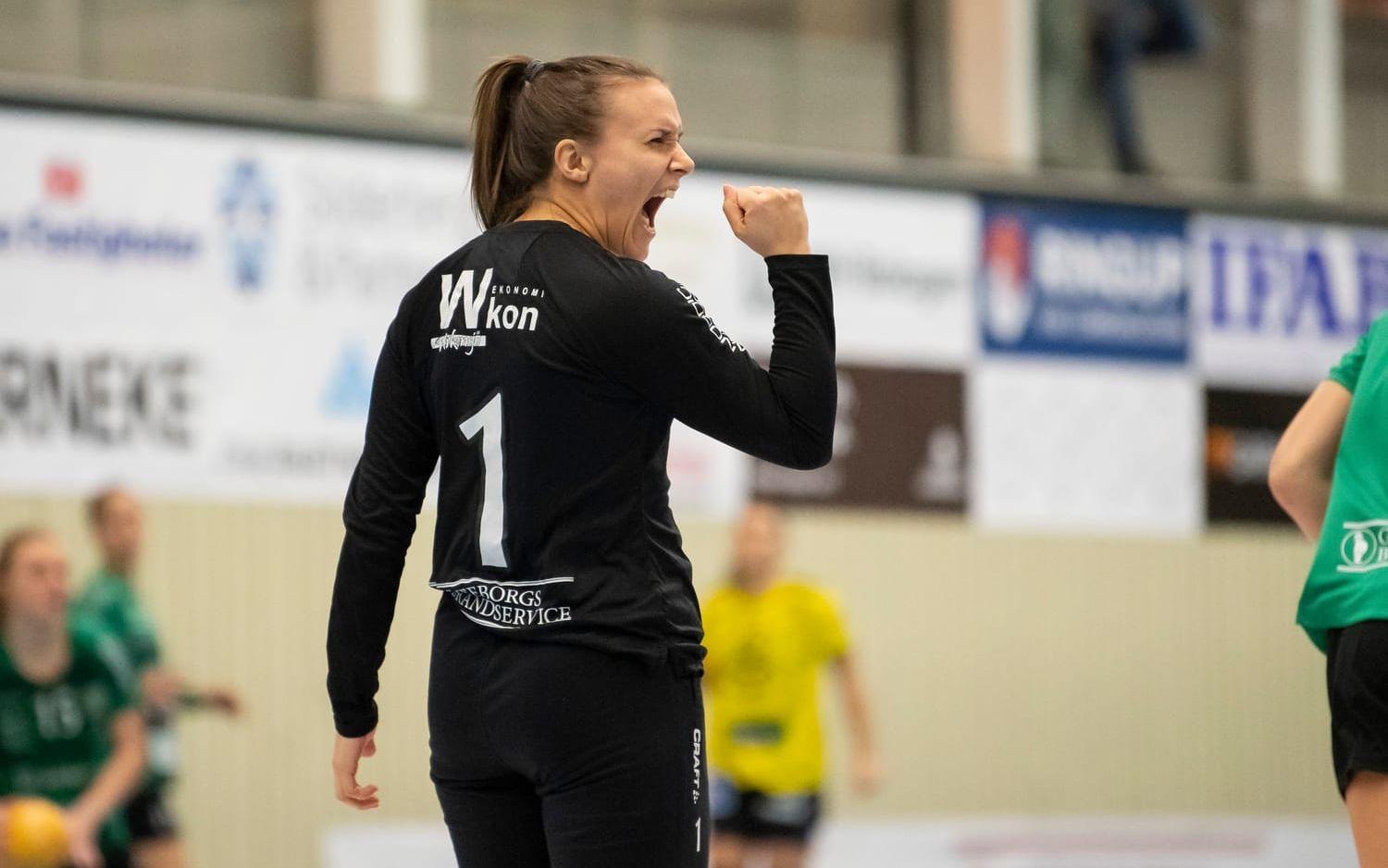 Önnereds Jenny Sandgren storspelade under första halvlek i matchen mellan Önnered och Lugi. 