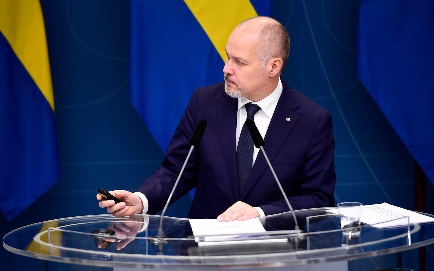 Justitieminister Morgan Johansson (S) presenterade på fredagen förslag för att stärka skyddet för vittnen och för att fler brott ska klaras upp.