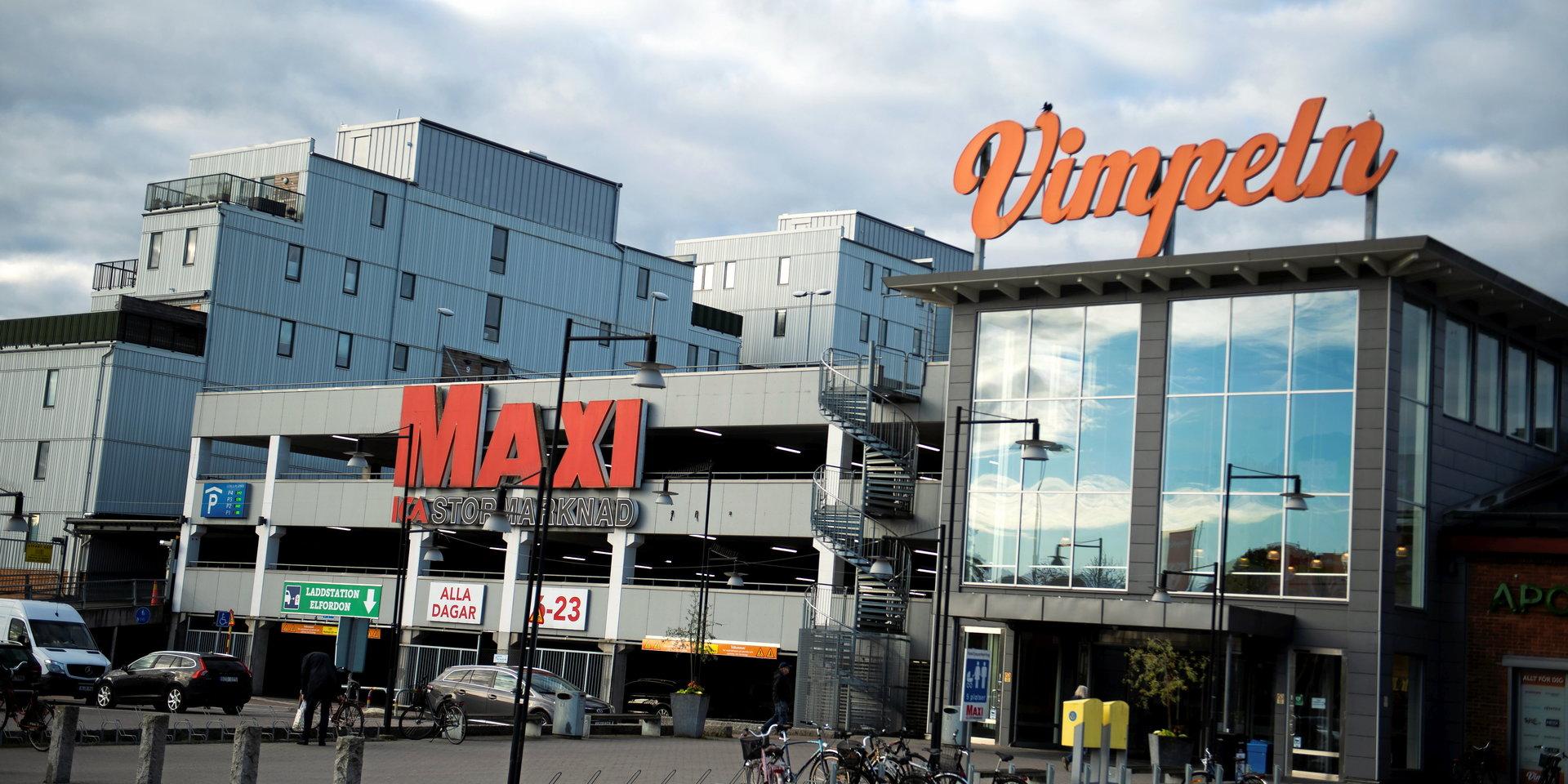 Vimpelns köpcenter påverkas av det pågående strömavbrottet i Alingsås, uppger GT.