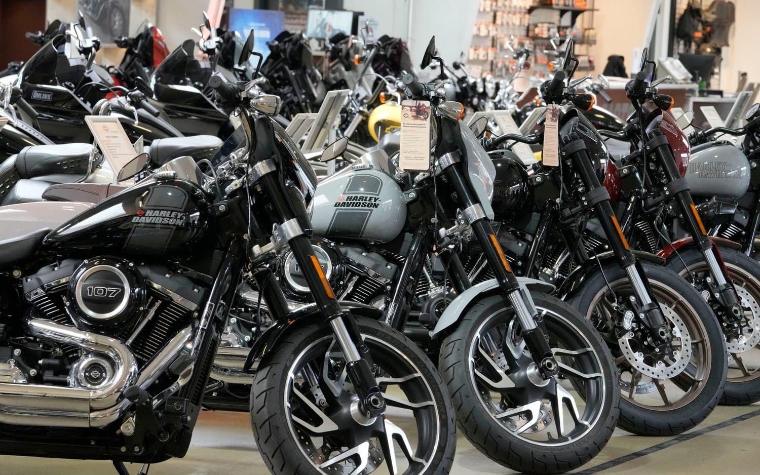 Sänkta priser lyfter Harley-Davidsons försäljningsvolym. Arkivbild