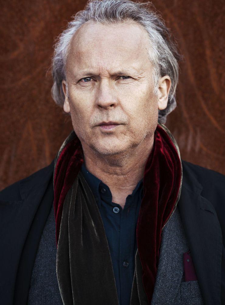Klas Östergren, författaren bakom romaner som &quot;Gentlemen&quot; och &quot;Den sista cigaretten&quot; valdes 2014 in i Svenska Akademien, och trädde formellt ut 2018.