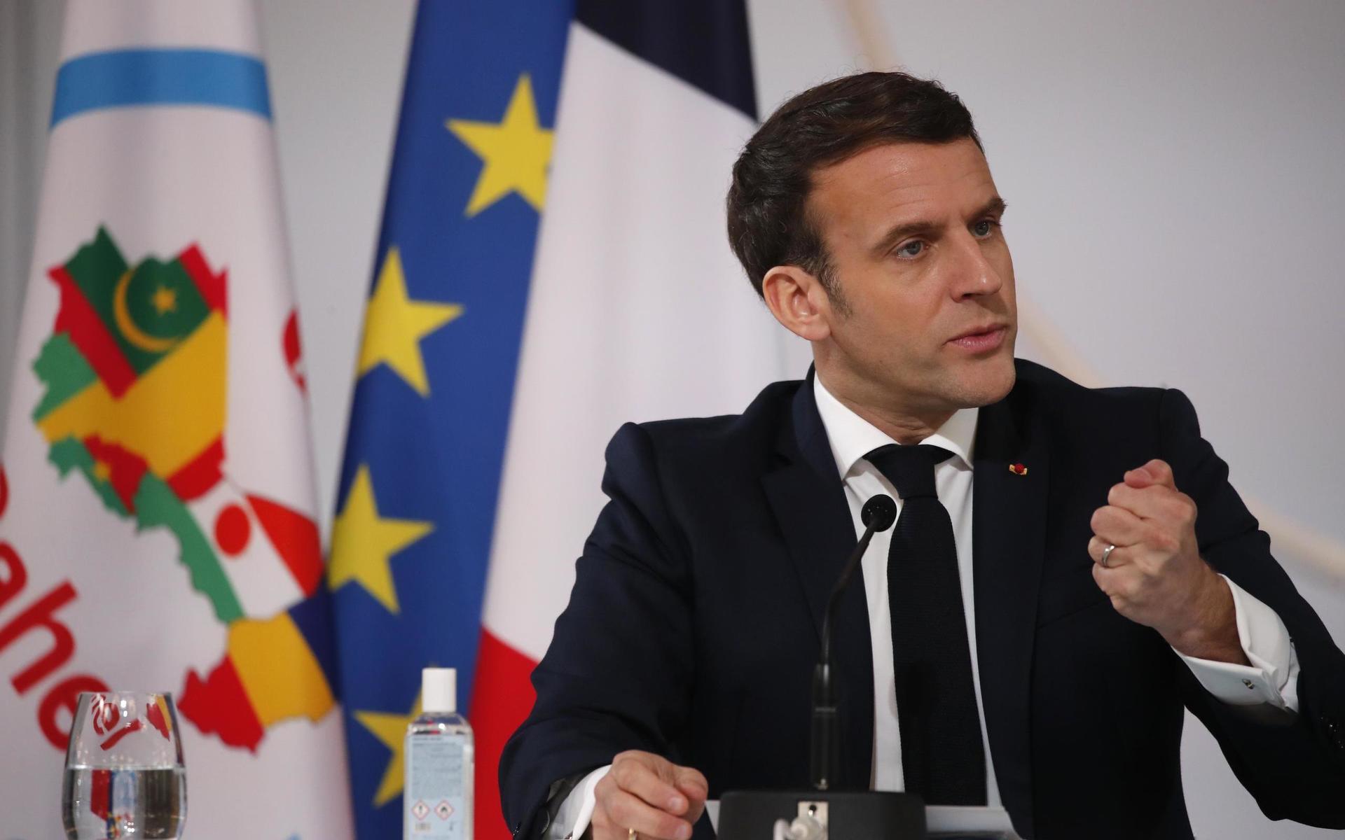Frankrikes president Emmanuel Macron hotar att ta hem alla franska trupper från Mali.