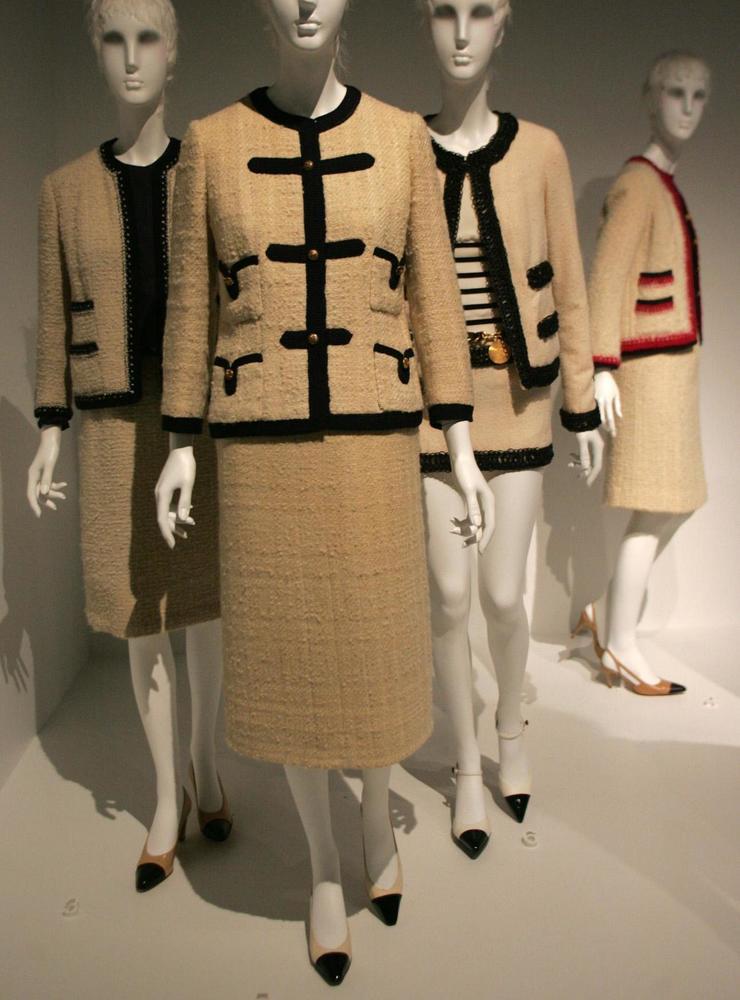 Chaneldräkter på utställning,  Metropolitan Museum of Art i New York, 2005. 
