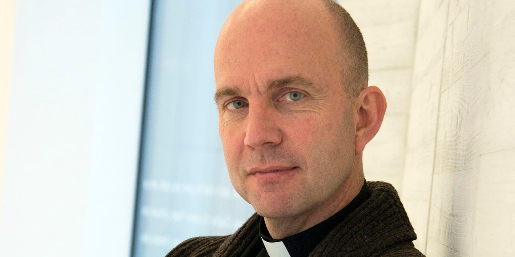 Biskop Fredrik Modéus i Växjö hoppas att få höra både kyrkklockor och böneutrop i Växjö. Arkivbild.